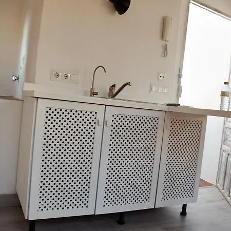 Zahira Suites Iii *